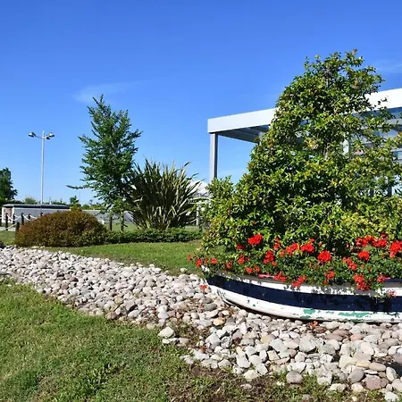 Robinia Otel Casal Borsetti