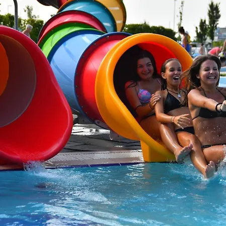 Robinia Hotel 3*
