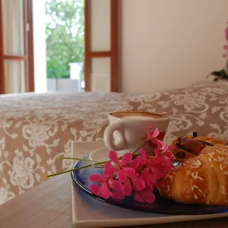 فندق Robinia كاسال بورسيتي